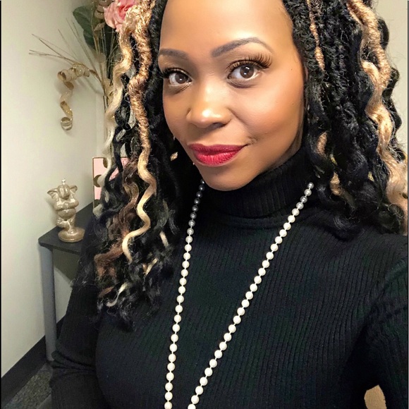 Meet your Posher, Heather - Picture 1 of 1